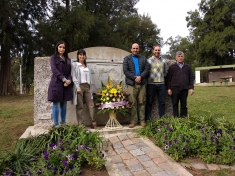 Colocación de ofrenda floral en homenaje al &quot;Día del Trabajador Rural&quot;.